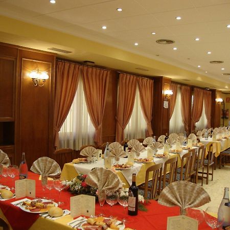 Hostal El Vegano 우티엘 외부 사진